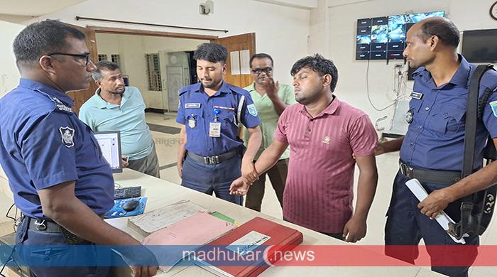 গোবিন্দগঞ্জে হাতে-নাতে ধরা মোটরসাইকেল চোর