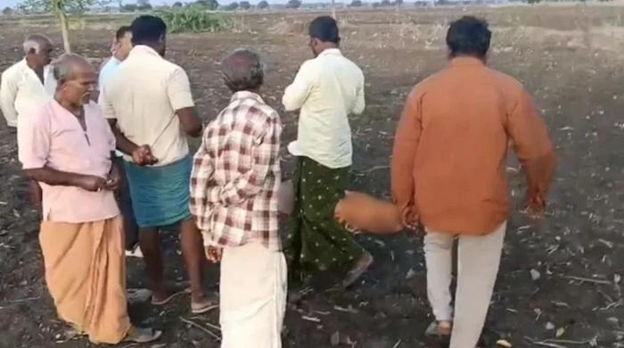 মায়ের রক্তাক্ত-নিথর দেহ আঁকড়ে ধরে কাঁদছিল দেড় বছরের শিশু