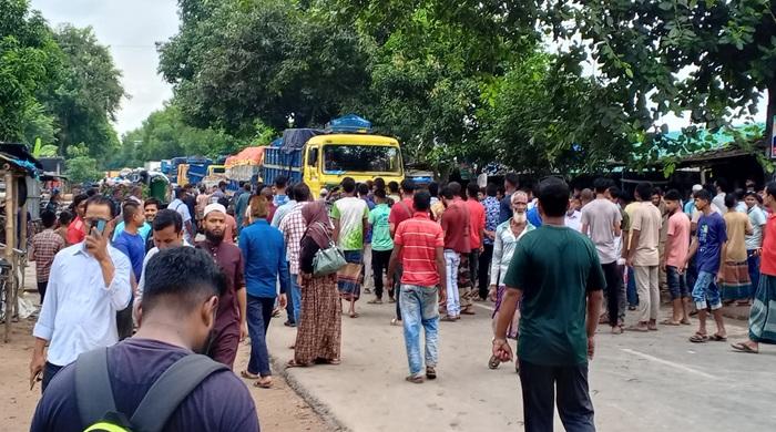 শিশু রুহি হত্যা ও লাশ গুমের অভিযোগে বিক্ষোভ ও সড়ক অবরোধ