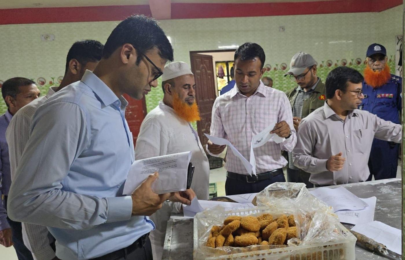 বগুড়ায় নূর বেকারিতে মোবাইল কোর্ট, ৬০ হাজার টাকা জরিমানা