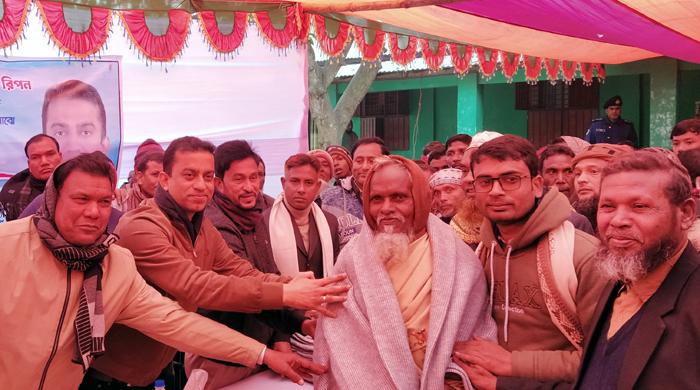 শপথ নিয়েই শীতার্ত মানুষের পাশে দাঁড়ালেন সাংসদ রিপন