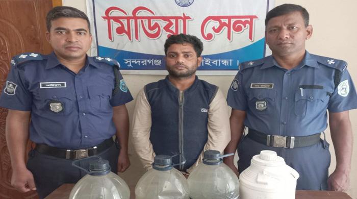 সুন্দরগঞ্জে মদসহ গ্রেপ্তার ১