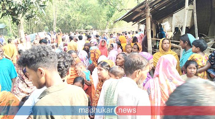 নওগাঁর নিয়ামতপুরে একই পরিবারের ৪ জনকে গলা কেটে হত্যা