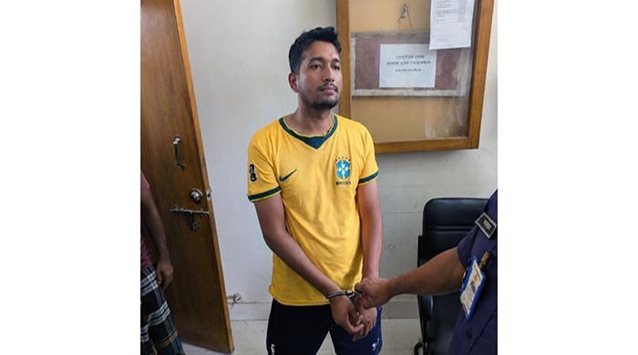 রেলওয়ে স্টেশনে হামলা, ব্রাজিল সমর্থক আটক
