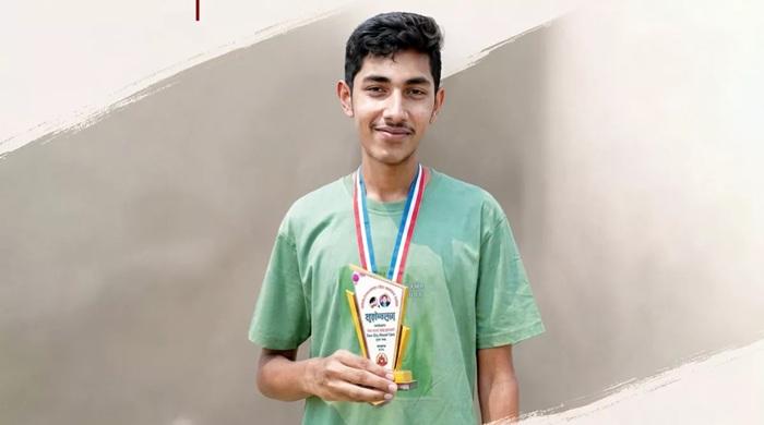 ফেসবুক না চালিয়েই এসএসসি পরীক্ষায় যশোর বোর্ডে দ্বিতীয় রওনক
