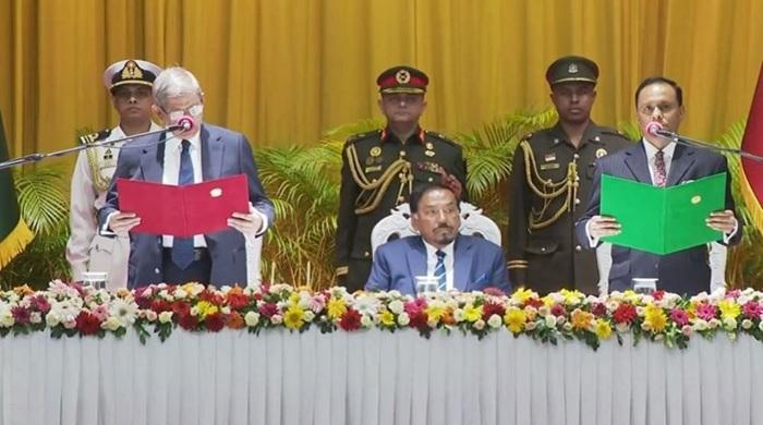 রাষ্ট্রপতি হিসেবে শপথ নিলেন মির্জা ফখরুল