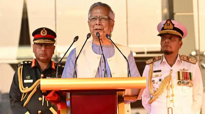 নির্বাচনে সশস্ত্র বাহিনীকে দক্ষতার সঙ্গে দায়িত্ব পালনের আহ্বান প্রধান উপদেষ্টার