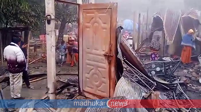 গোবিন্দগঞ্জে আগুনে পুড়ে ছাই ৭ গরু, নিঃস ১০ পরিবার