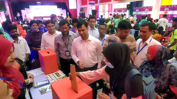 কর্মসংস্থান সৃষ্টির লক্ষ্যে নওগাঁয় বিশাল চাকুরি মেলা