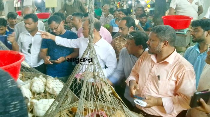 গাইবান্ধায় বাজার মনিটরিং, ৩ প্রতিষ্ঠানকে ৬ হাজার টাকা জরিমানা