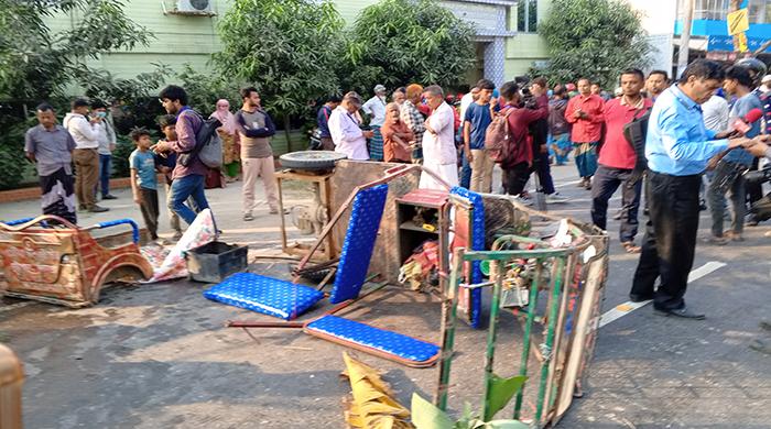দিনাজপুরে বাস-ইজিবাইক সংঘর্ষে একই পরিবারের চারজন নিহত