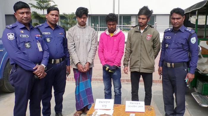 গোবিন্দগঞ্জে অটোরিক্সা চালক হত্যা মামলার তিন আসামী গ্রেফতার, ছিনতাই হওয়া অটোরিক্সা উদ্ধার গোবিন্দগঞ্জে অটোরিক্সা চালক হত্যা মামলার তিন আসামী গ্রেফতার, ছিনতাই হওয়া অটোরিক্সা উদ্ধার