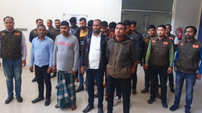 দিনাজপুরে পুলিশের কনস্টেবল ভর্তিতে জালিয়াতি চক্রের ১২ জনকে গ্রেফতার