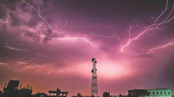 রংপুরে বজ্রপাতে মায়ের মৃত্যু, ছেলে আহত