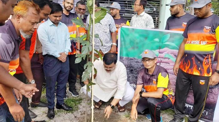 সৈয়দপুরে ফিনিক্স ক্লাবের উদ্যোগে চার দিনব্যাপী বৃক্ষ রোপণ কর্মসূচী উদ্বোধন 