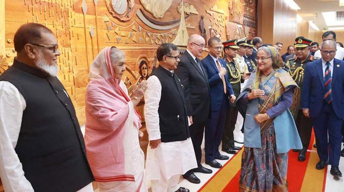 তিনদিনের সফরে ইতালির পথে প্রধানমন্ত্রী