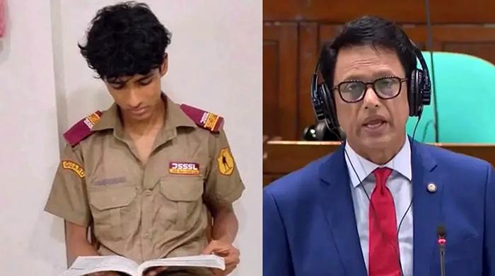 ইকনের পাশে শিক্ষামন্ত্রী, পরীক্ষাকালে চাকরি নয়