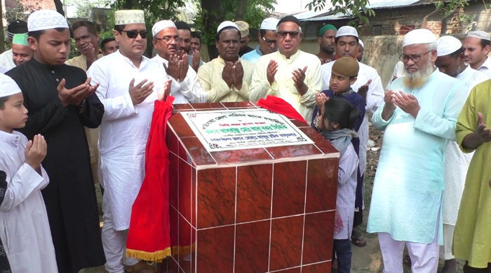 গাইবান্ধায় জেলা পরিষদের উদ্যোগে নতুন মসজিদ নির্মাণ কাজের উদ্বোধন