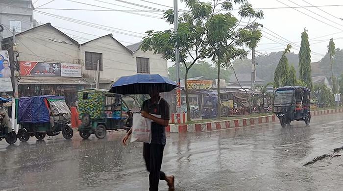 তিন বিভাগে অতিভারি বর্ষণের শঙ্কা