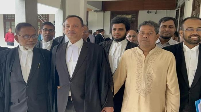 হাইকোর্টে নিঃশর্ত ক্ষমা চাইলেন দিনাজপুরের মেয়র