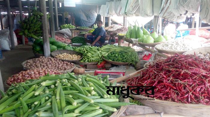 দ্রব্যমূল্যের ঊর্ধ্বগতি, ভালো নেই নিম্ন আয়ের মানুষ