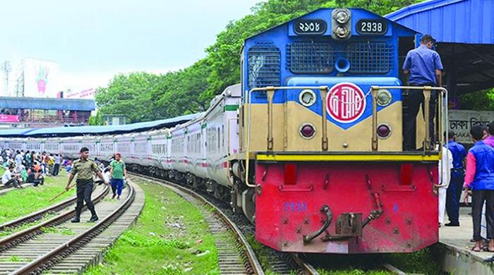 কক্সবাজার যাচ্ছে ‘মহানগর এক্সপ্রেস’, সোমবার আনুষ্ঠানিক উদ্বোধন