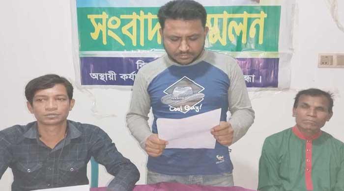 জোরপূর্বক কাবিননামায় স্বাক্ষর নেওয়ার প্রতিবাদে পলাশবাড়ীতে সংবাদ সম্মেলন