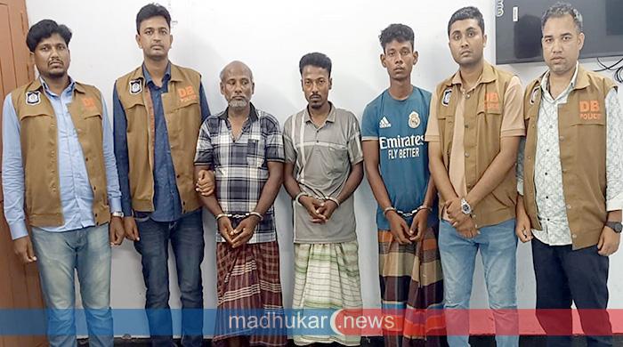 নওগাঁর চার হত্যাকাণ্ডের সঙ্গে জড়িতদের আদালতে দায় স্বীকার