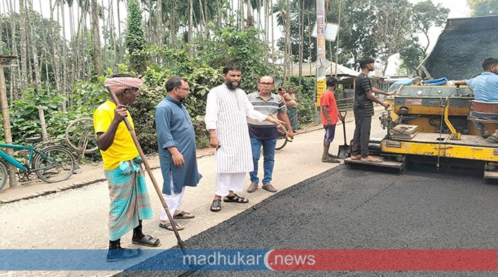 সুন্দরগঞ্জে সড়ক সংস্কারের কাজ পরিদর্শনে এমপি মাজেদুর 