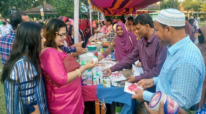 গাইবান্ধায় দিনব্যাপী হয়ে গেল উদ্যোক্তা পণ্য মেলা