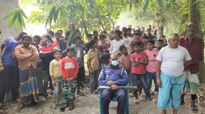 বগুড়ায় আন্দোলনে নিহত মান্নানের মরদেহ কবর থেকে উত্তোলন