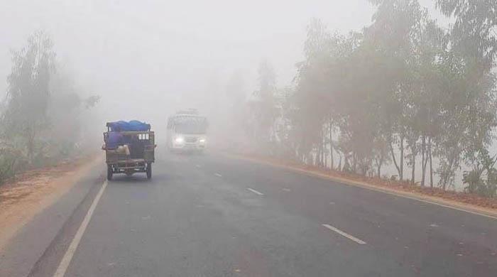 ঘন কুয়াশায় ঢাকা নওগাঁ, সর্বনিম্ম তাপমাত্রা ১৩.৫ ডিগ্রি 