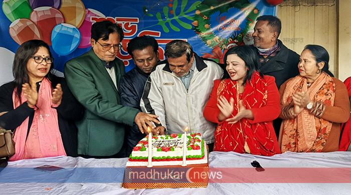 অসাম্প্রদায়িক দেশ গড়ার আহবান জানিয়ে গাইবান্ধায় বড়দিন উদযাপন