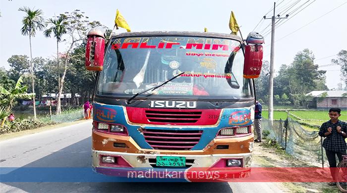 গাইবান্ধা-পলাশবাড়ী সড়কে বাসের চাপায় প্রাণ গেল নারীর