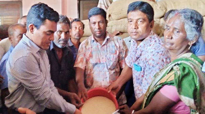 সুন্দরগঞ্জে সূষ্ঠুভাবে ভিজিএফ বিতরণ সম্পন্ন