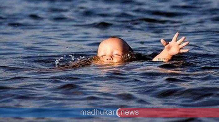 গোবিন্দগঞ্জের কোচাশহরে ডোবার পানিতে পড়ে শিশুর মৃত্যু