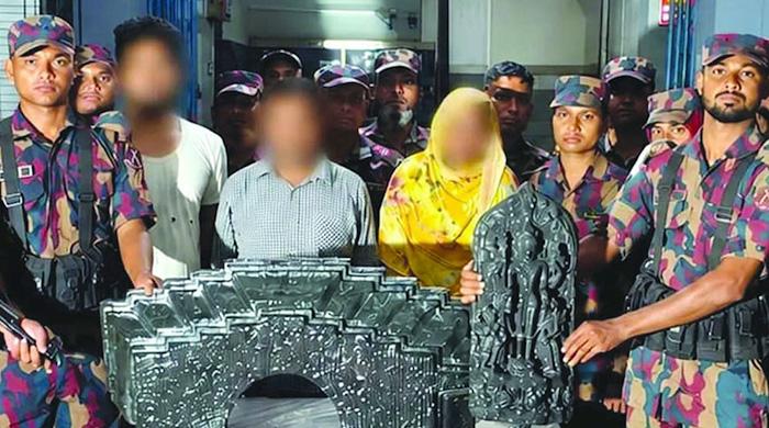 গাইবান্ধায় ১ কোটি ৩৫ লাখ টাকার কষ্টিপাথর উদ্ধার, গ্রেপ্তার ৩