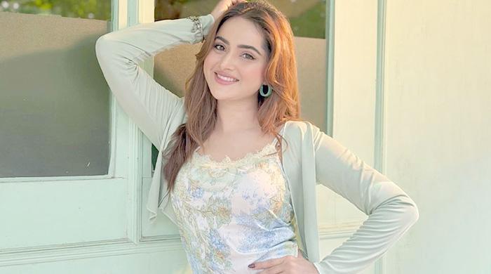 বয়স নিয়ে রসিক মন্তব্য কেয়া পায়েলের