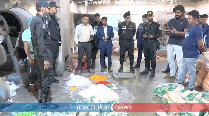 অস্বাস্থ্যকর পরিবেশে মুড়ি উৎপাদনের দায়ে ৪০ হাজার টাকা জরিমানা