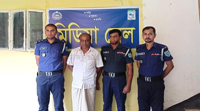 সাদুল্লাপুরে ডলার প্রতারক চক্রের মূল হোতা নুরু গ্রেপ্তার