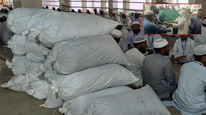 ১৩ দানবাক্সে মিলল ৪৩ বস্তা টাকা, চলছে গণনা