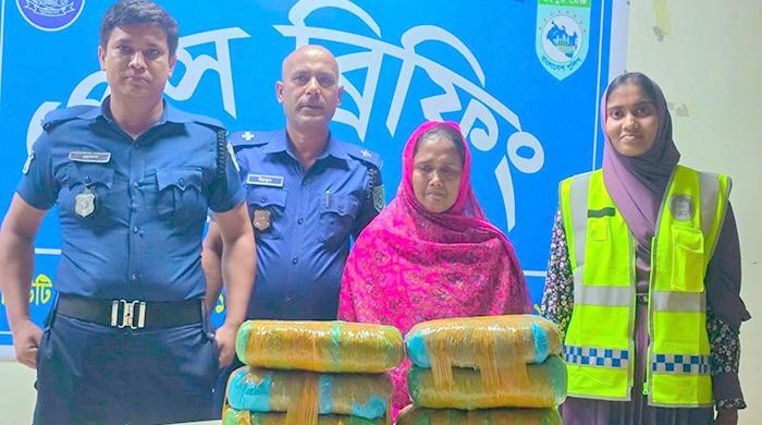 গোবিন্দগঞ্জে ১১ কেজি গাঁজাসহ নারী গ্রেফতার 
