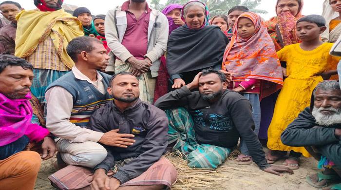 সাদুল্লাপুরে গলা কাটা লাশ উদ্ধার