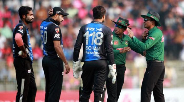 শাস্তি পেলেন সোহান, হারিসকে সতর্কবার্তা