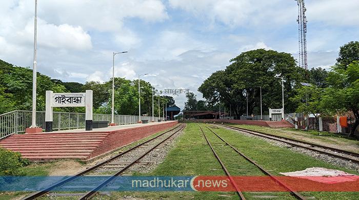 কর্মবিরতিতে রানিং স্টাফরা, সারাদেশে ট্রেন চলাচল বন্ধ