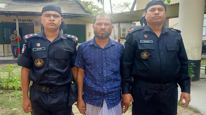 গোবিন্দগঞ্জে ৬শ’ ইয়াবাসহ মাদক ব্যবসায়িকে গ্রেফতার করেছে র‌্যাব
