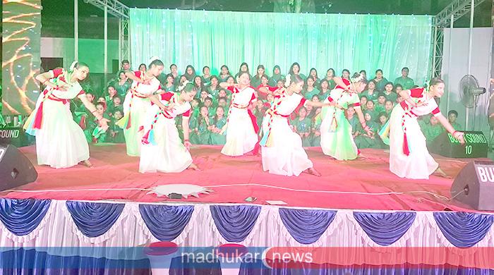 নওগাঁয় একসাথে ১৭৫ শিল্পী নিয়ে শতধ্বনিতে স্বাধীনতার ঝংকার