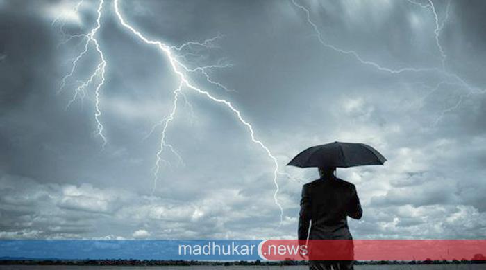 বজ্রপাত থেকে বাঁচতে কী করতে হবে?