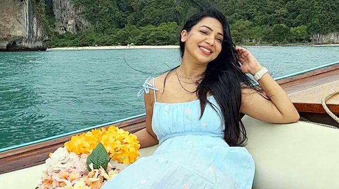 বিবাহিত ছেলের প্রেমে পড়া নিয়ে যে উপদেশ প্রভার
