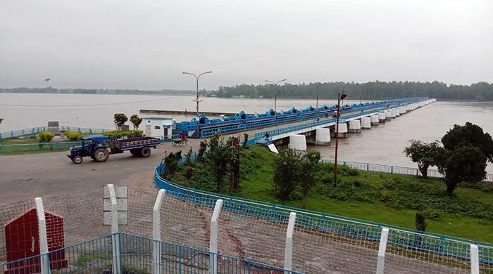 বিপৎসীমার ওপরে তিস্তার পানি, খুলে দেওয়া হলো ব্যারাজের সব কপাট